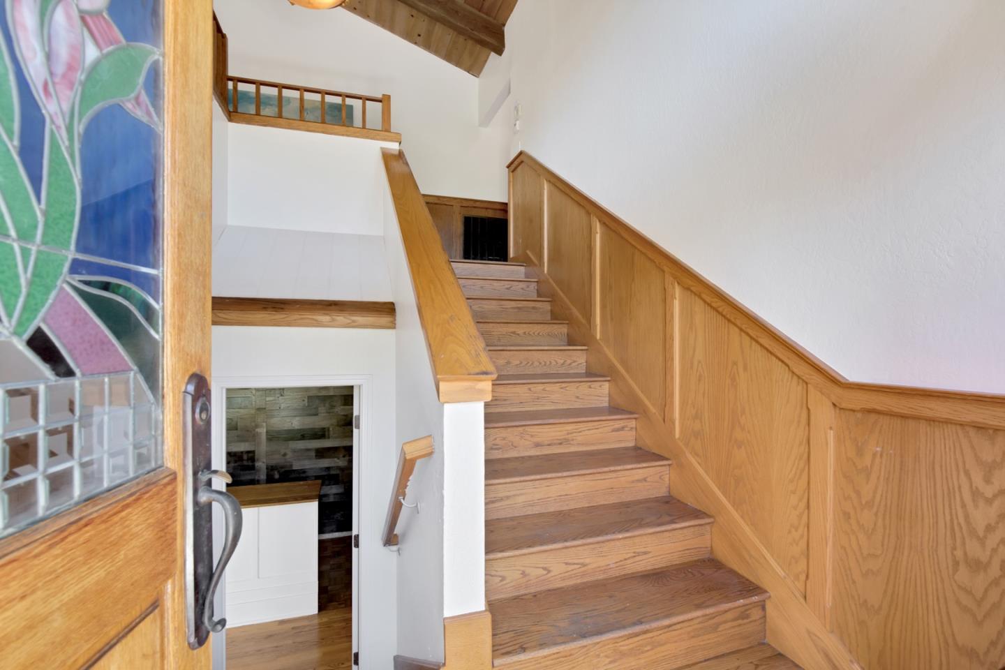 560 Hidden Valley RD