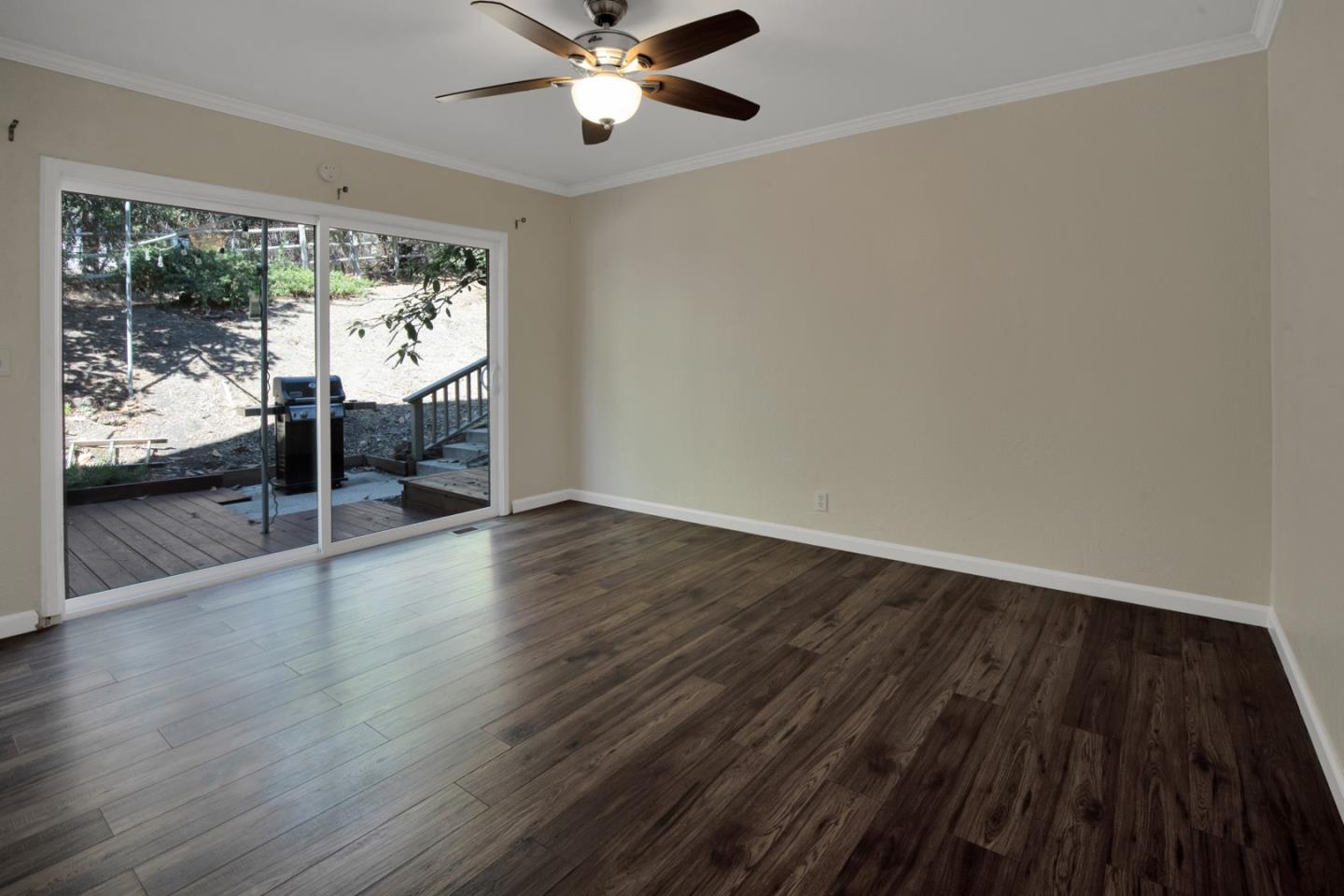 560 Hidden Valley RD