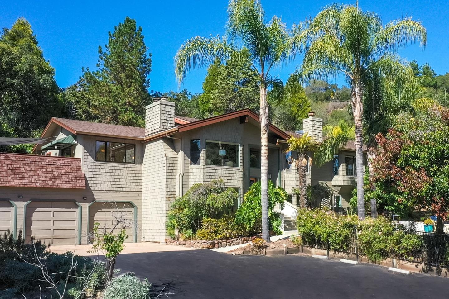 560 Hidden Valley RD