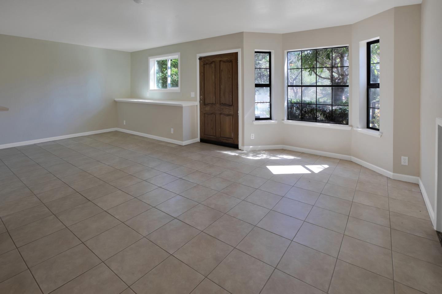 560 Hidden Valley RD