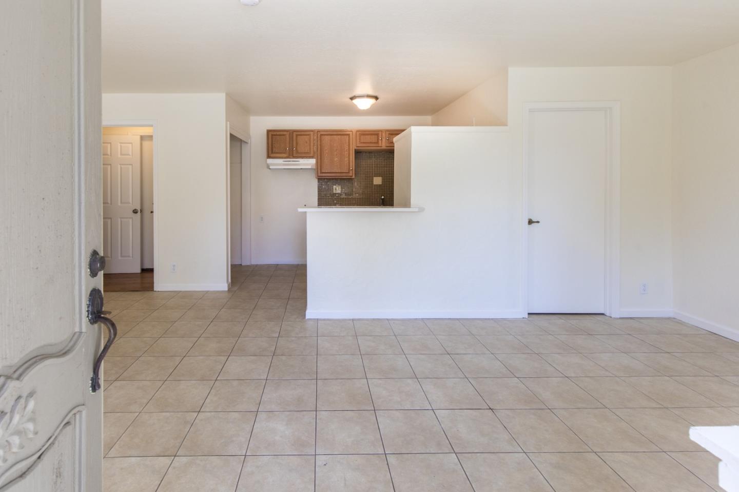 560 Hidden Valley RD