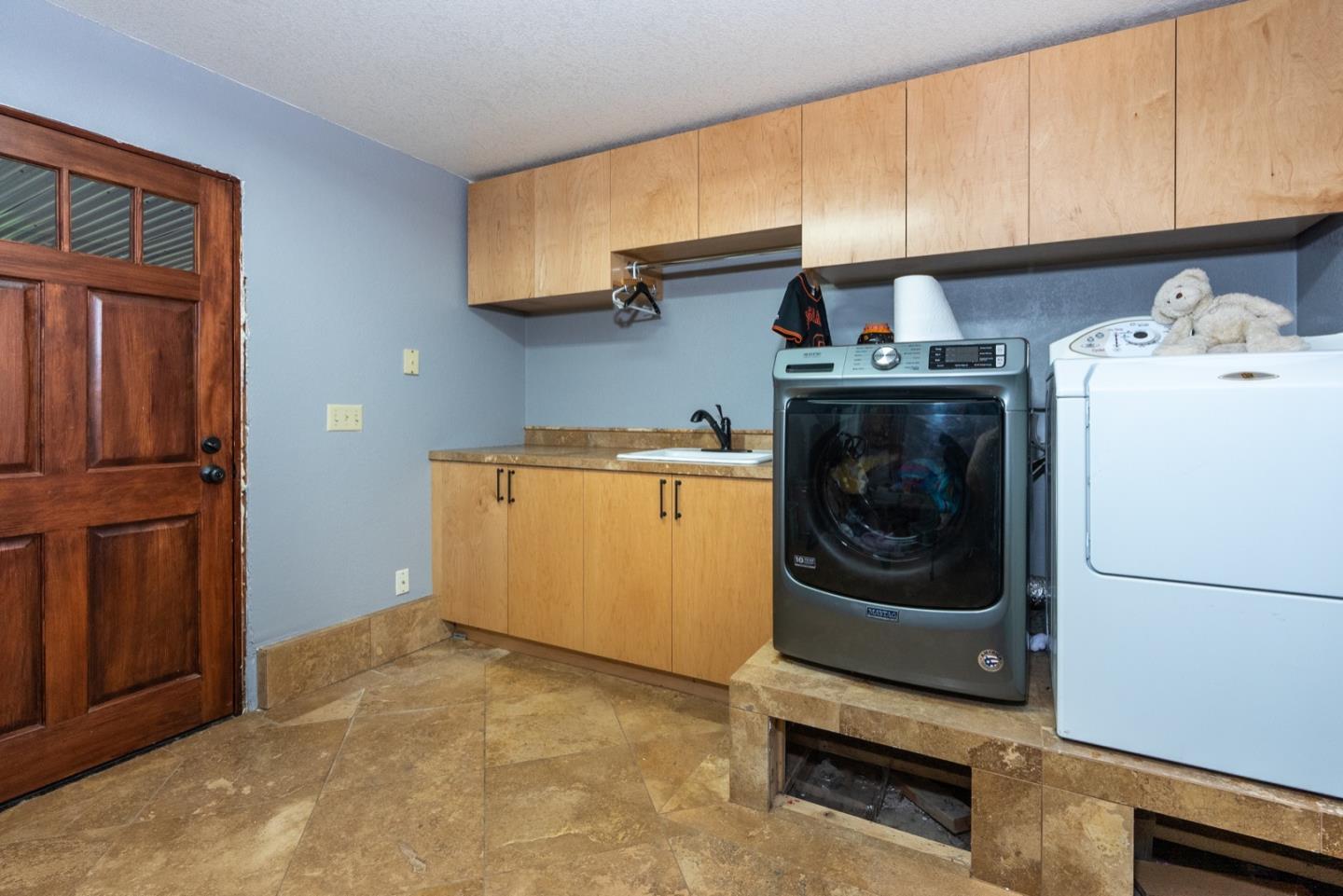 180 Burrell CT