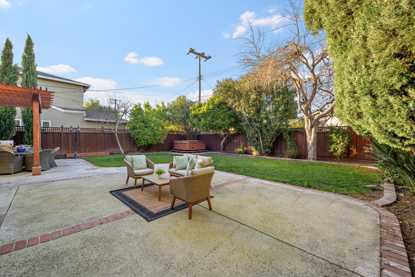 2987 Taper AVE