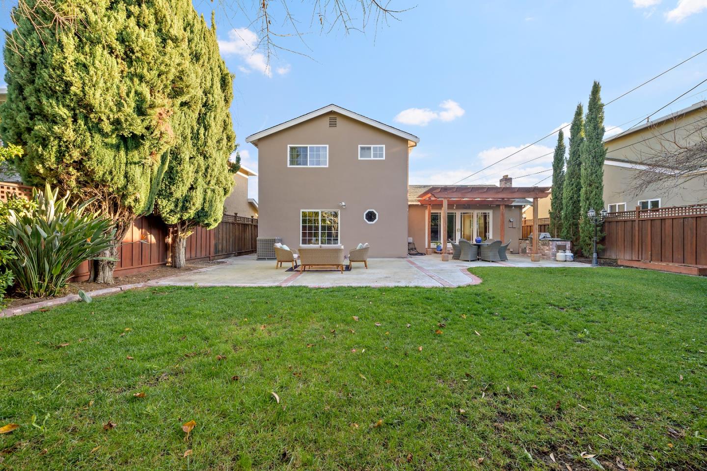 2987 Taper AVE