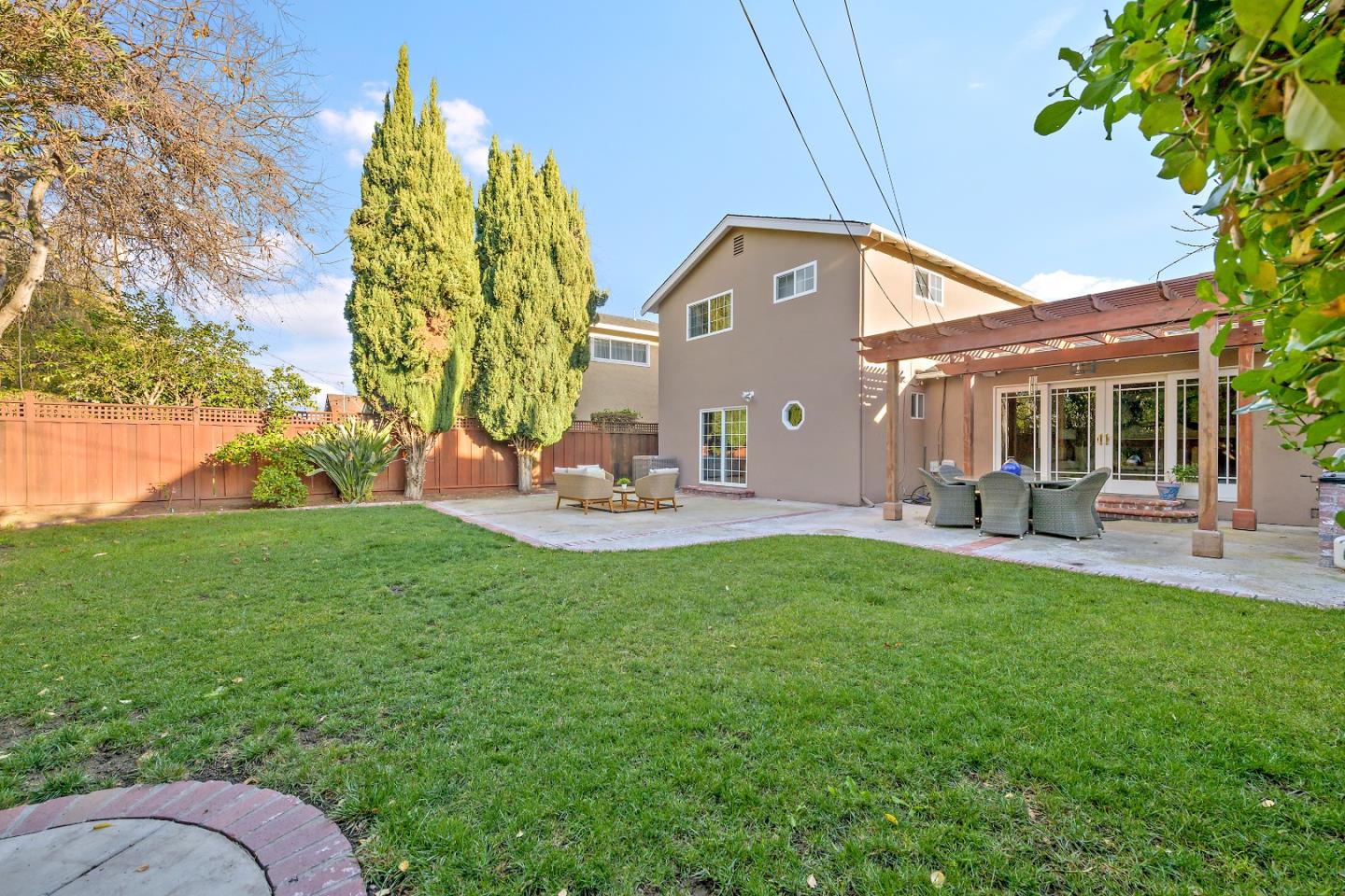 2987 Taper AVE