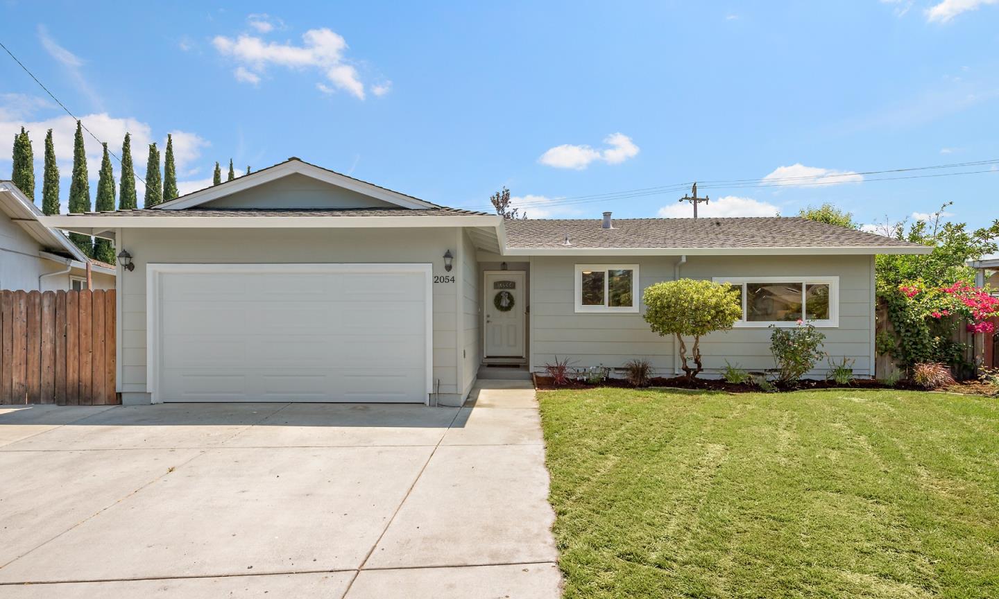 2054 Amberwood CT
