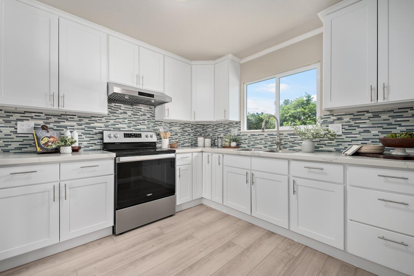 2054 Amberwood CT