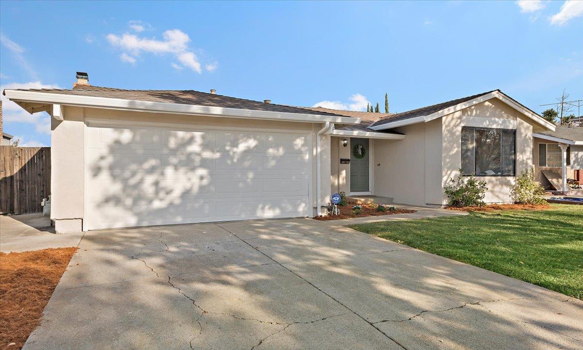 2929 Castleton DR