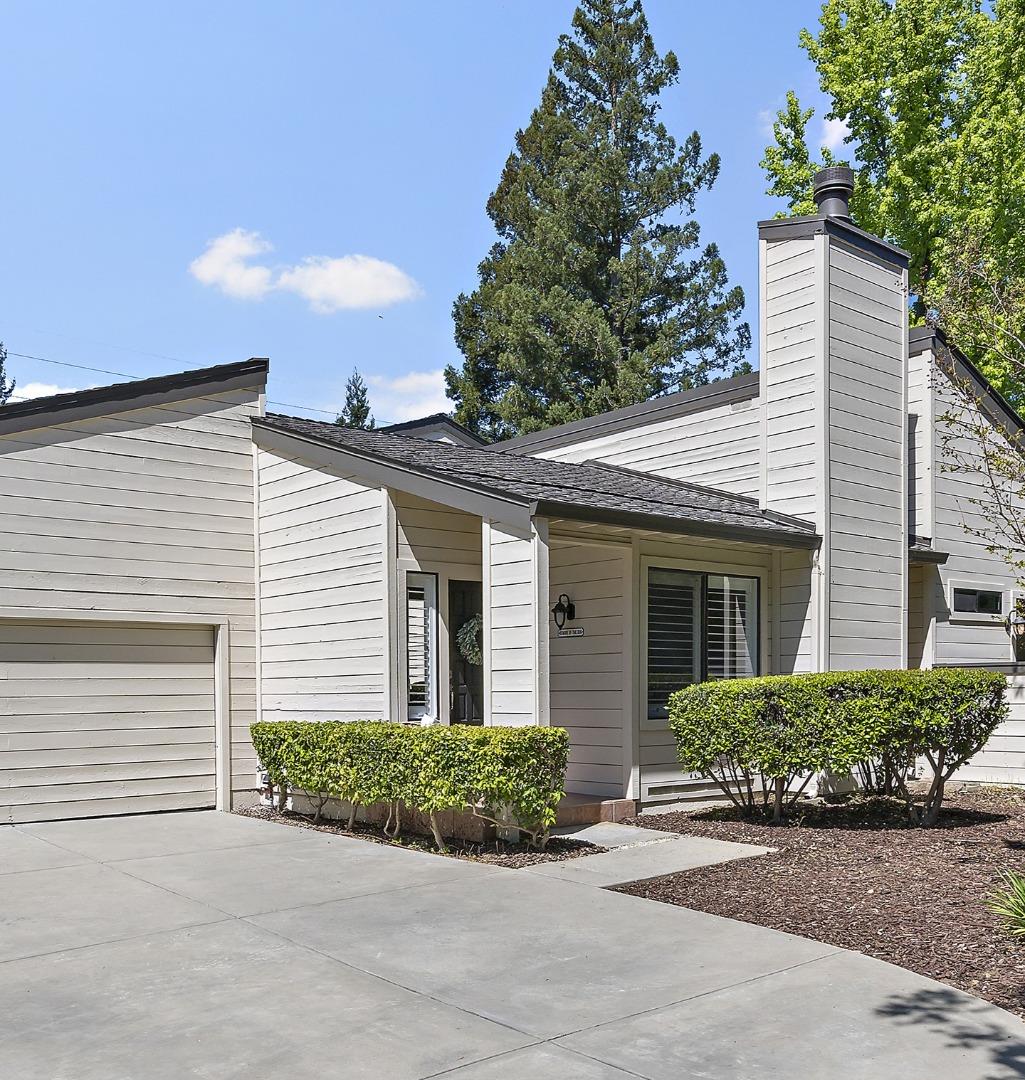 109 Lorain Place