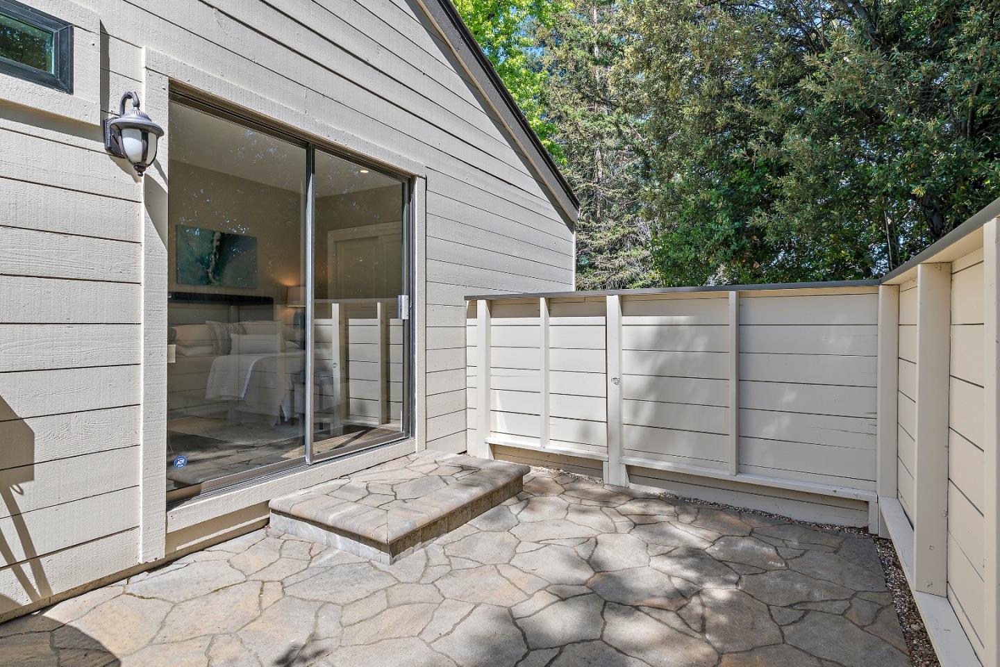 109 Lorain Place