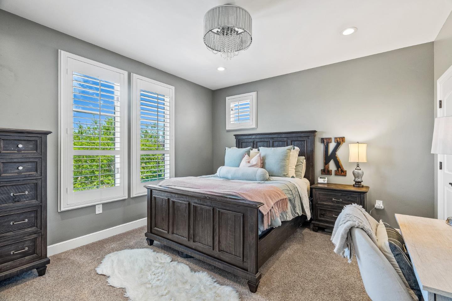 1405 Lakeview Court