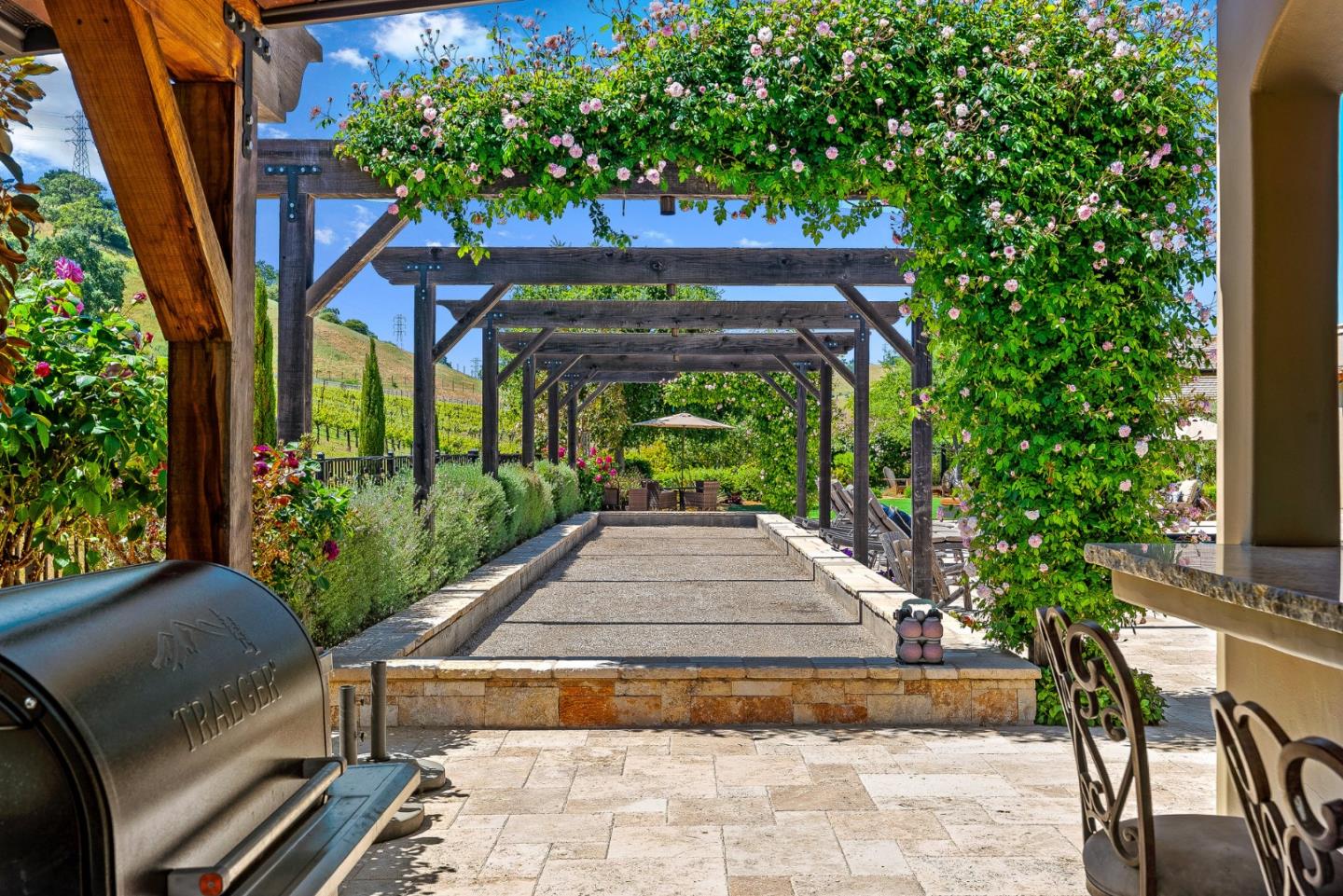 1405 Lakeview Court