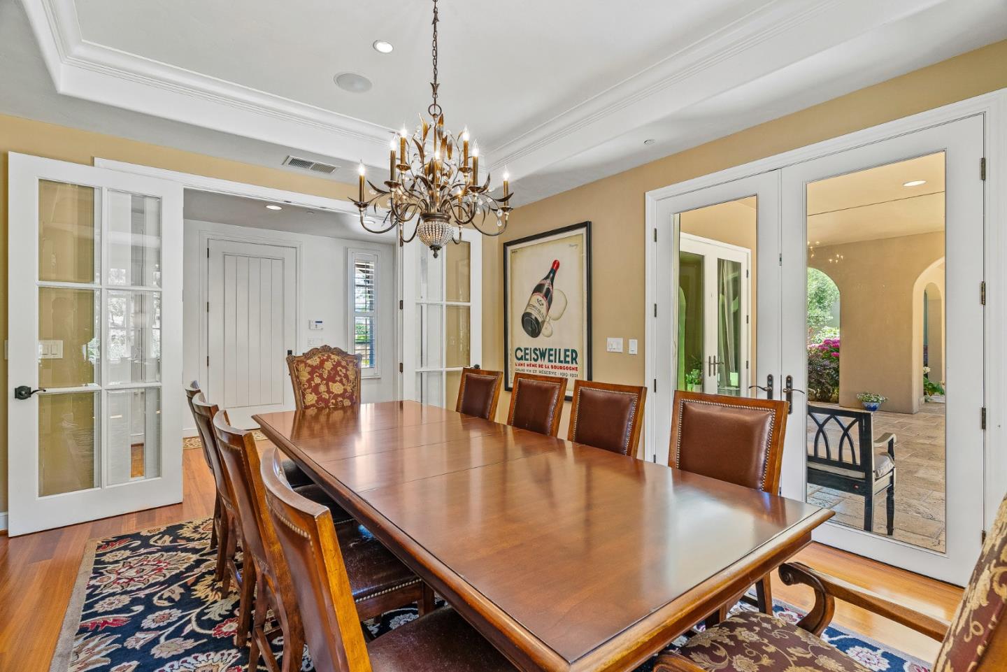 1405 Lakeview Court