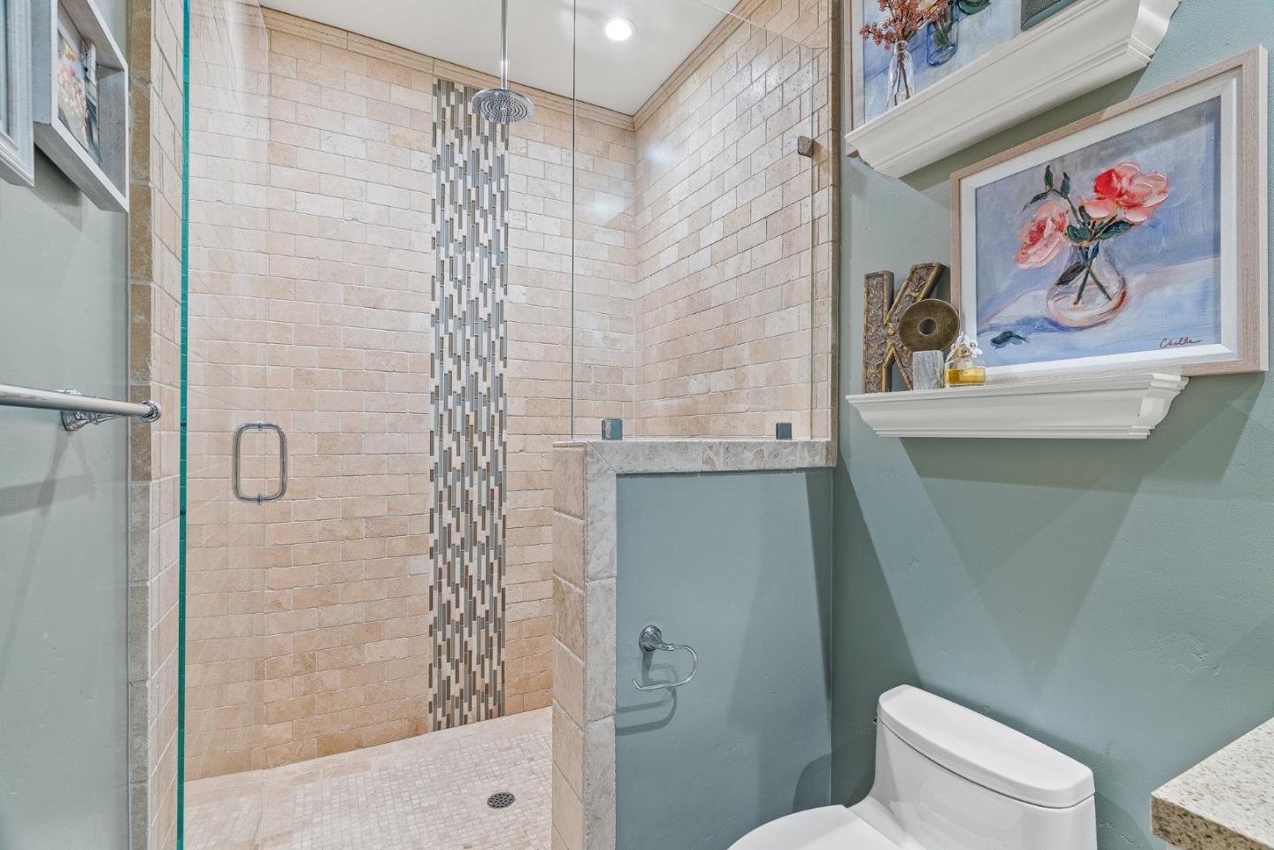 1405 Lakeview Court