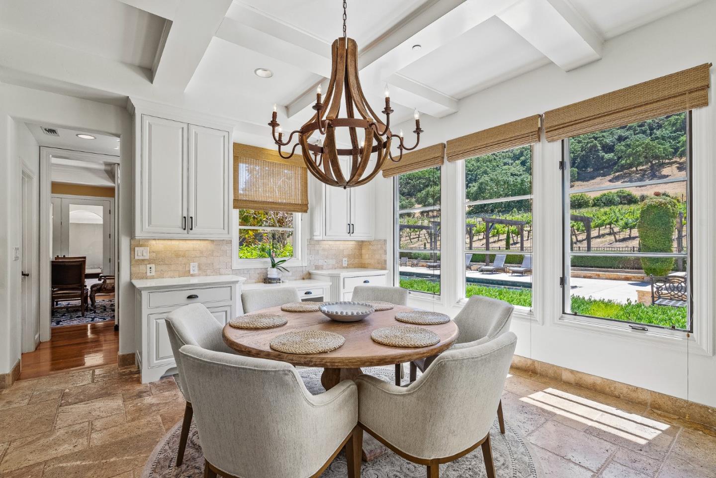 1405 Lakeview Court