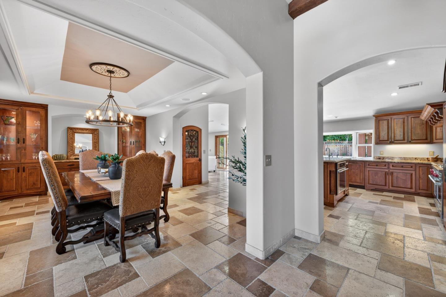 19094 Saratoga Glen Place