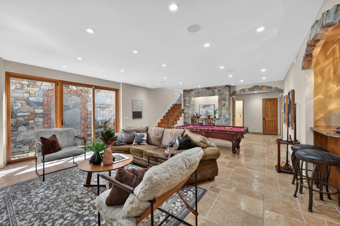 19094 Saratoga Glen Place