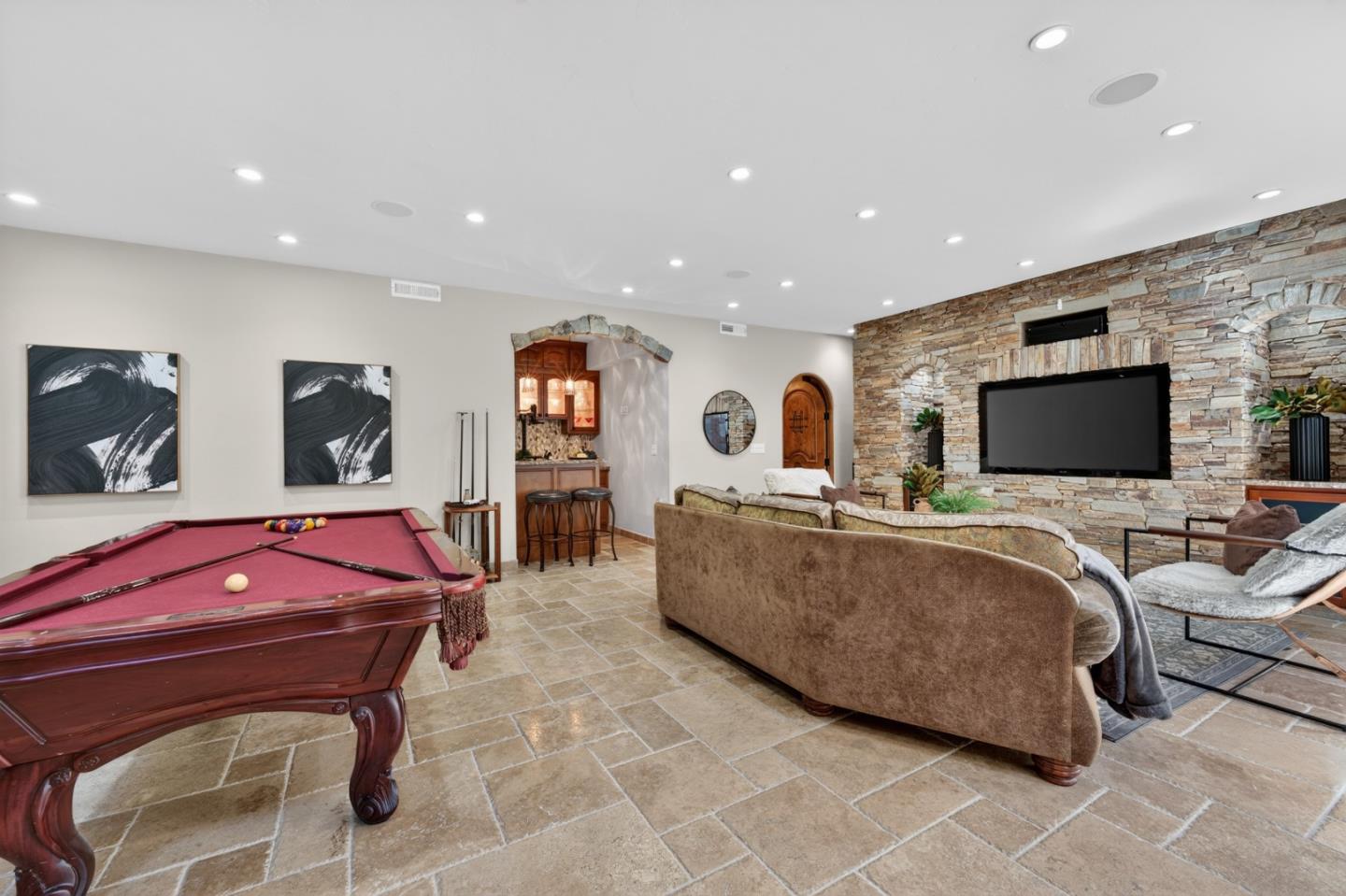 19094 Saratoga Glen Place