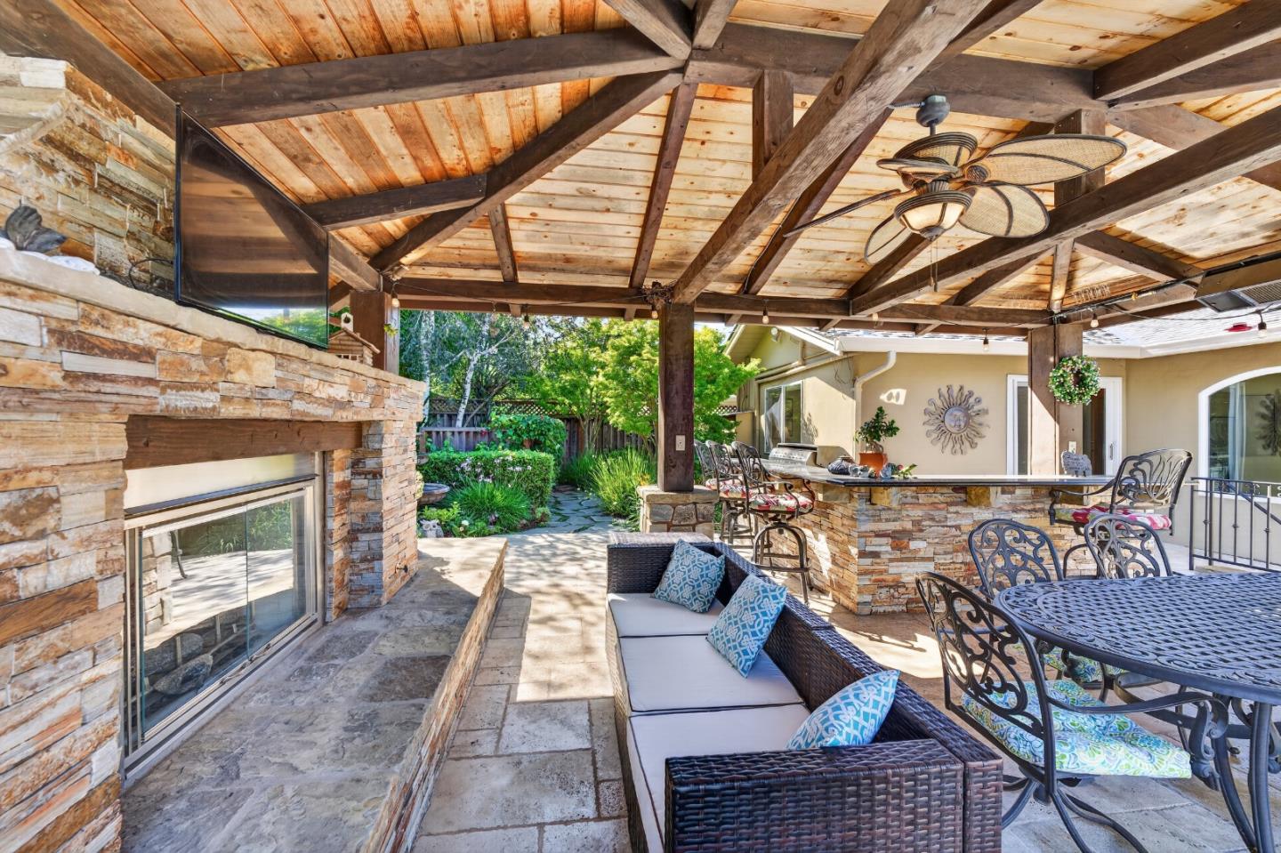 19094 Saratoga Glen Place