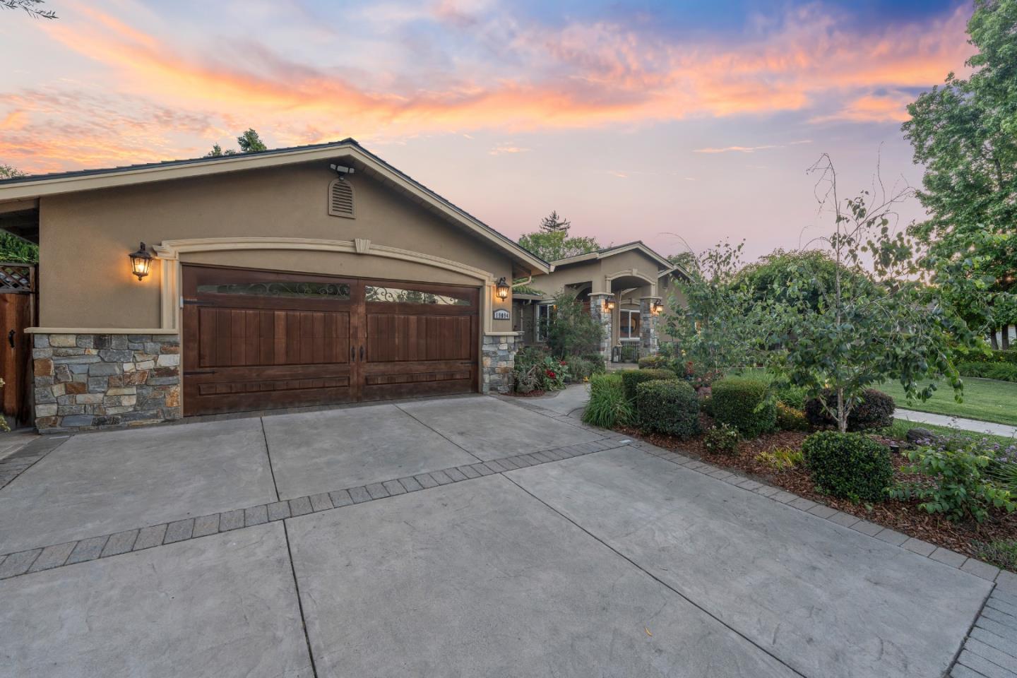 19094 Saratoga Glen Place