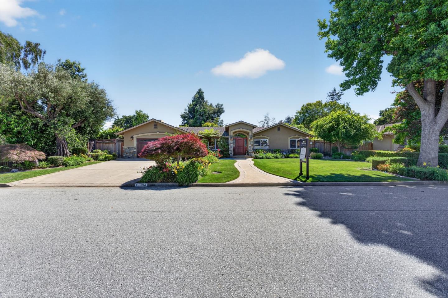 19094 Saratoga Glen Place