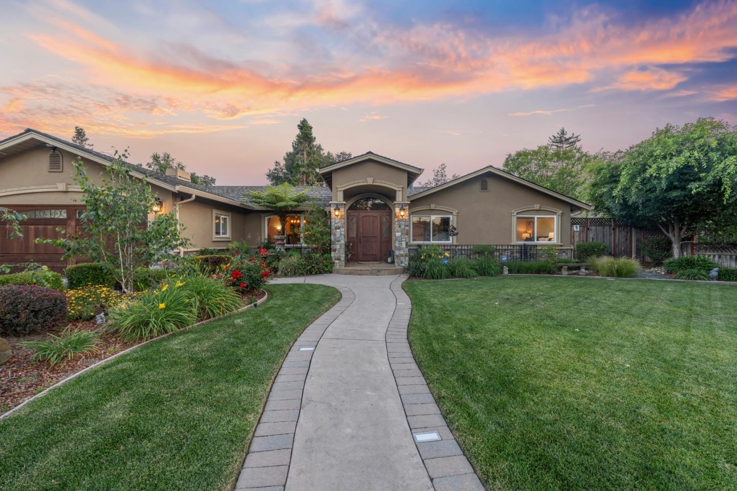 19094 Saratoga Glen Place