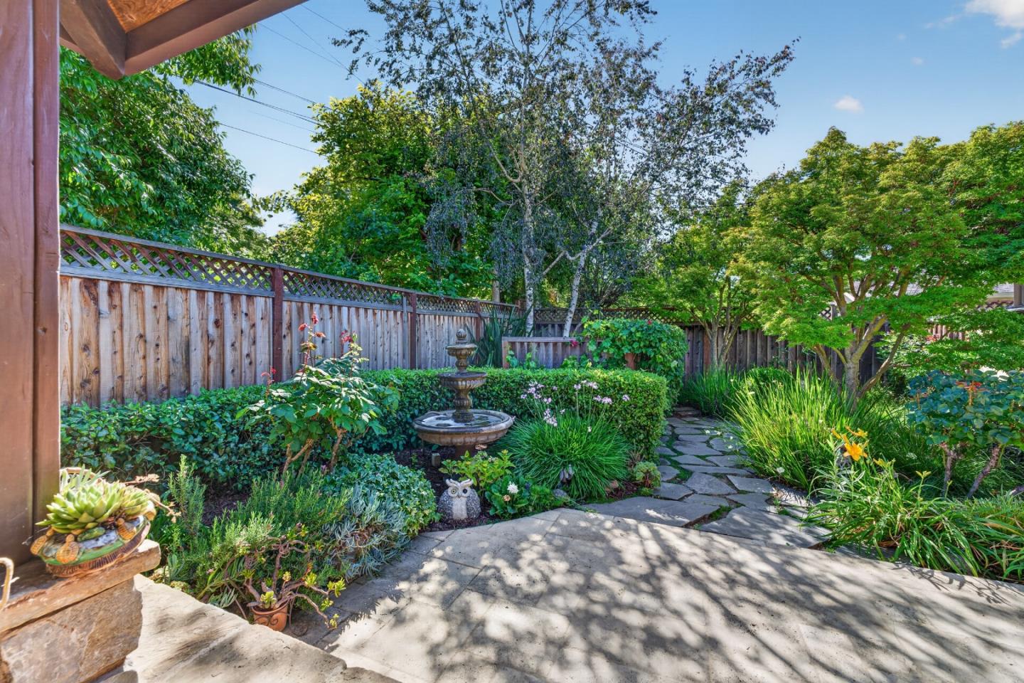 19094 Saratoga Glen Place