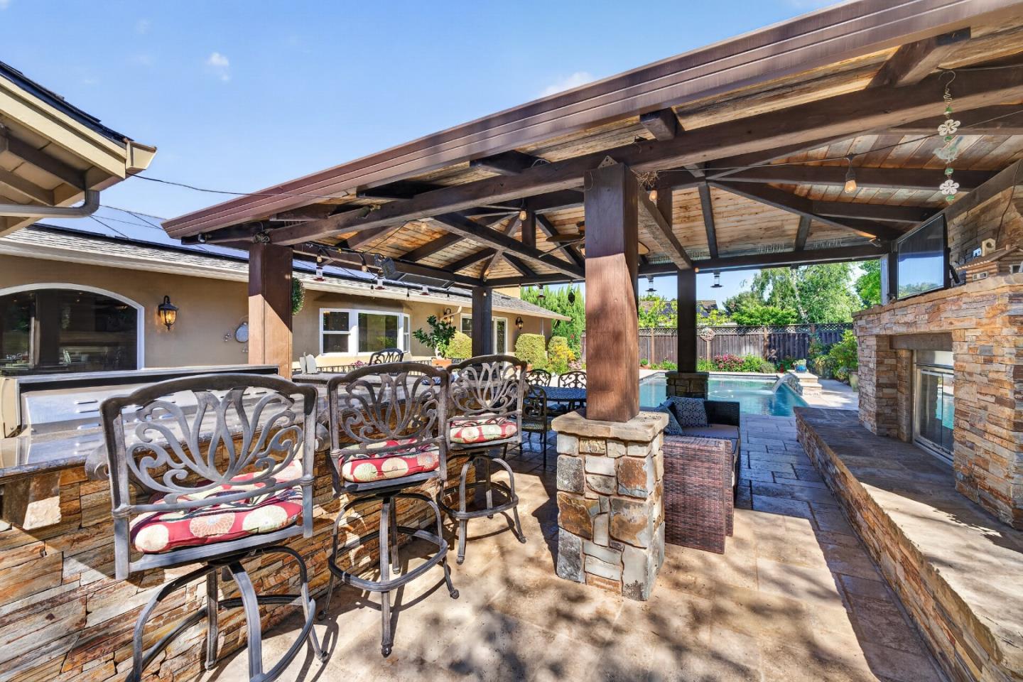 19094 Saratoga Glen Place