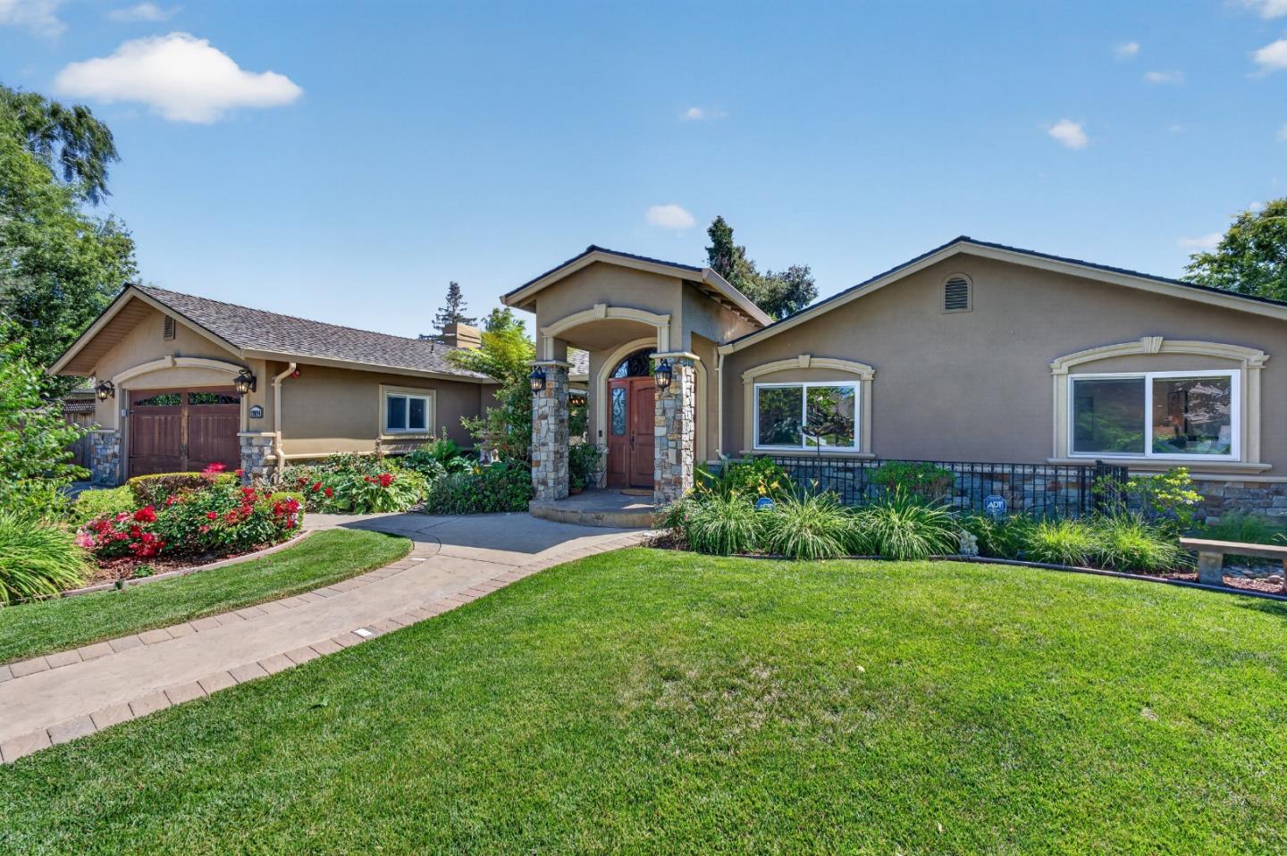 19094 Saratoga Glen Place