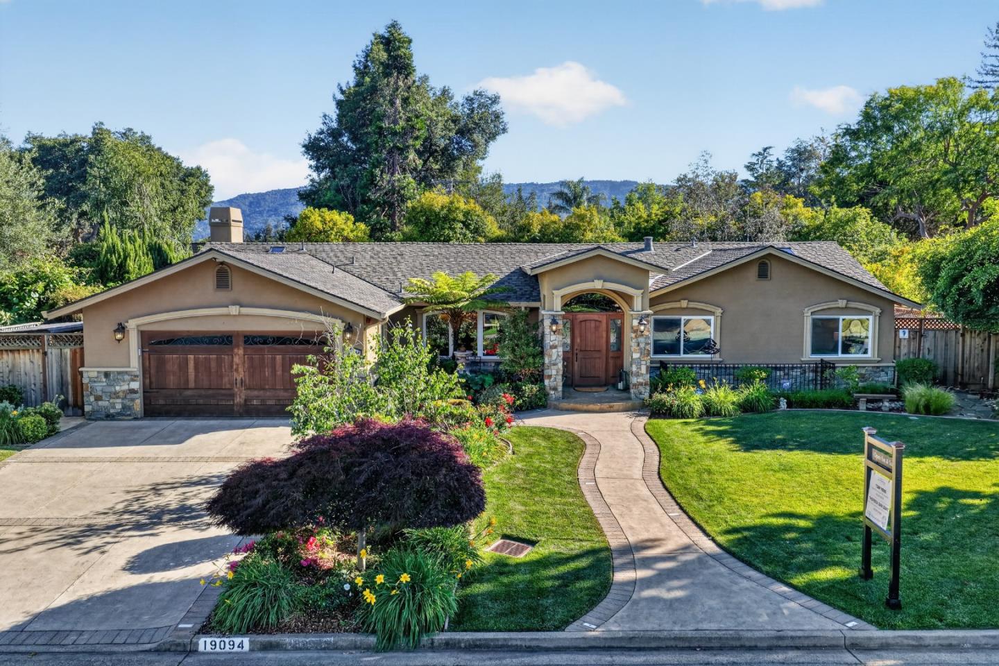 19094 Saratoga Glen Place