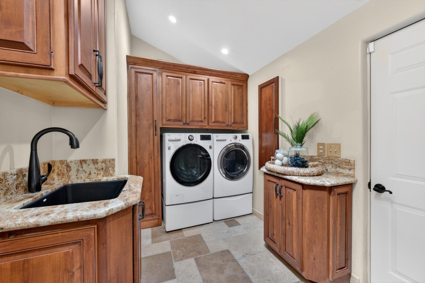 19094 Saratoga Glen Place