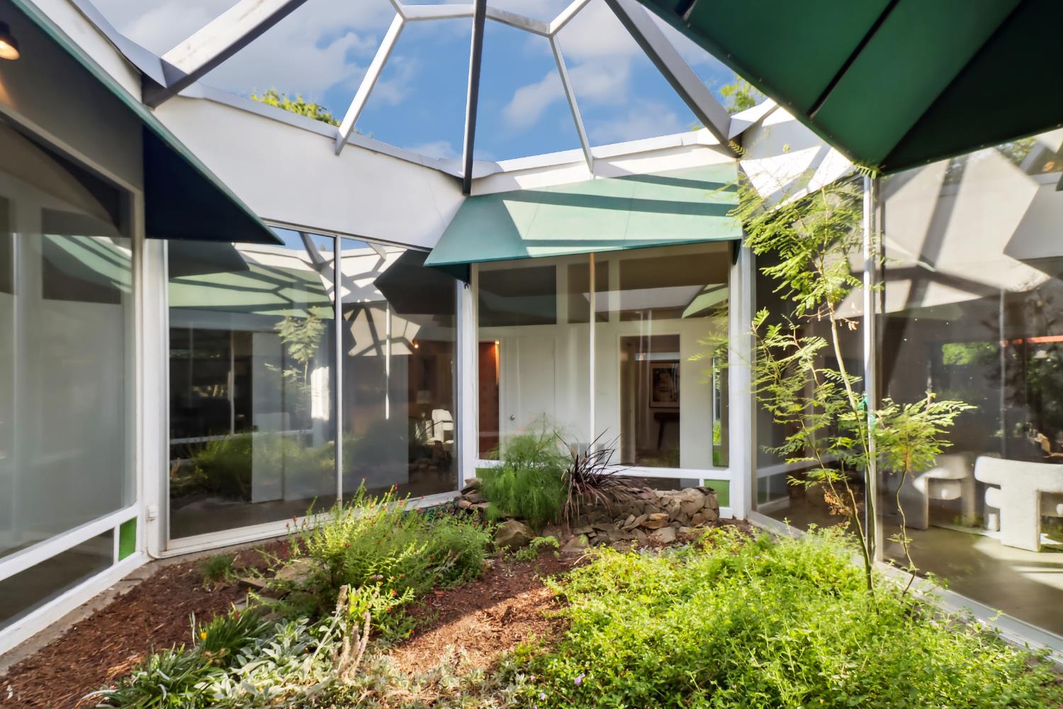 755 Elmwood Drive