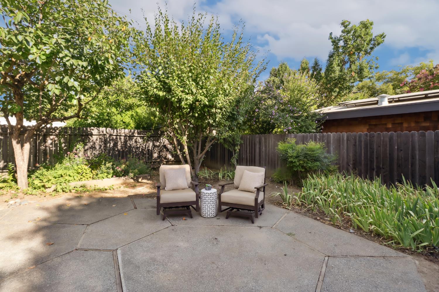755 Elmwood Drive
