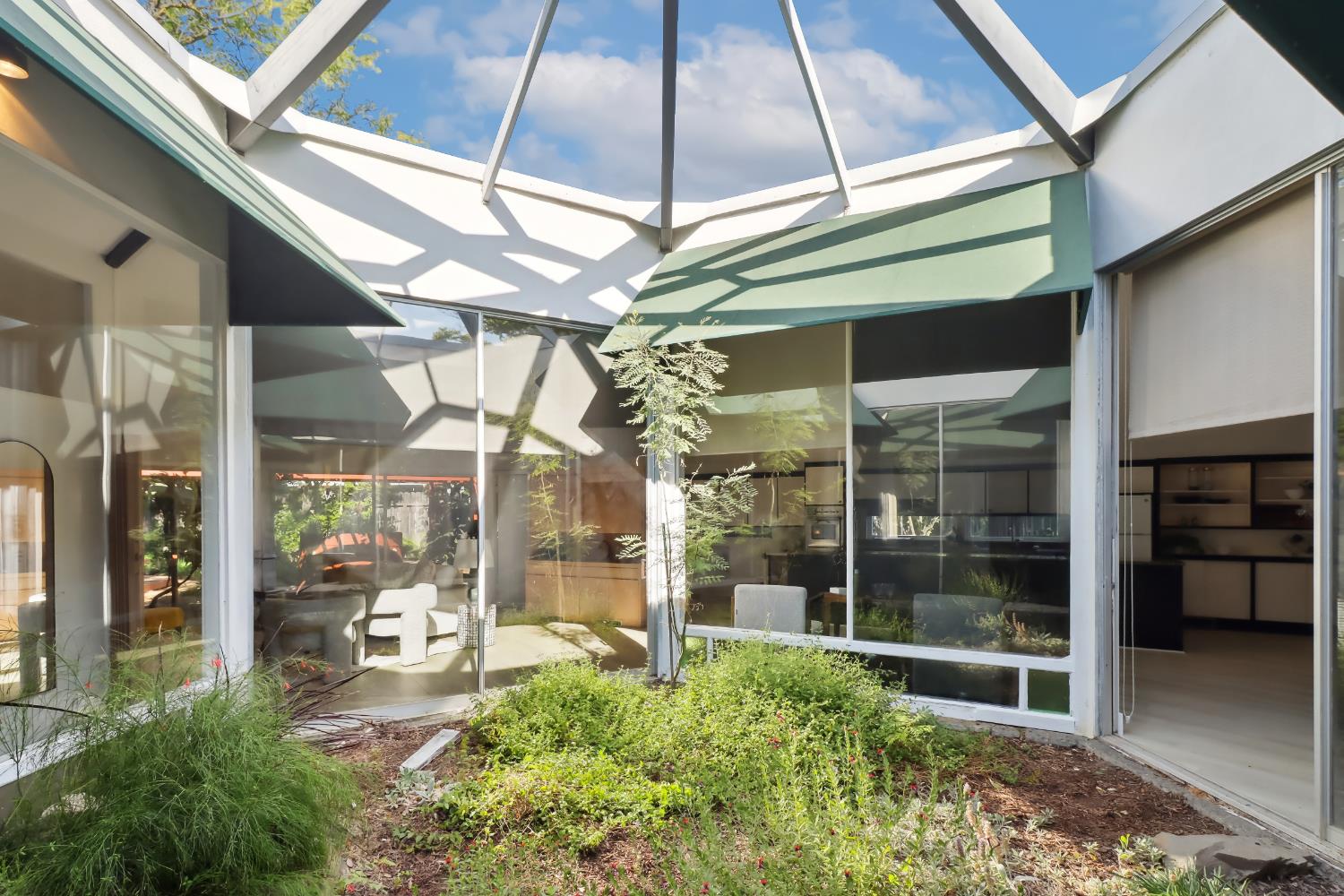 755 Elmwood Drive