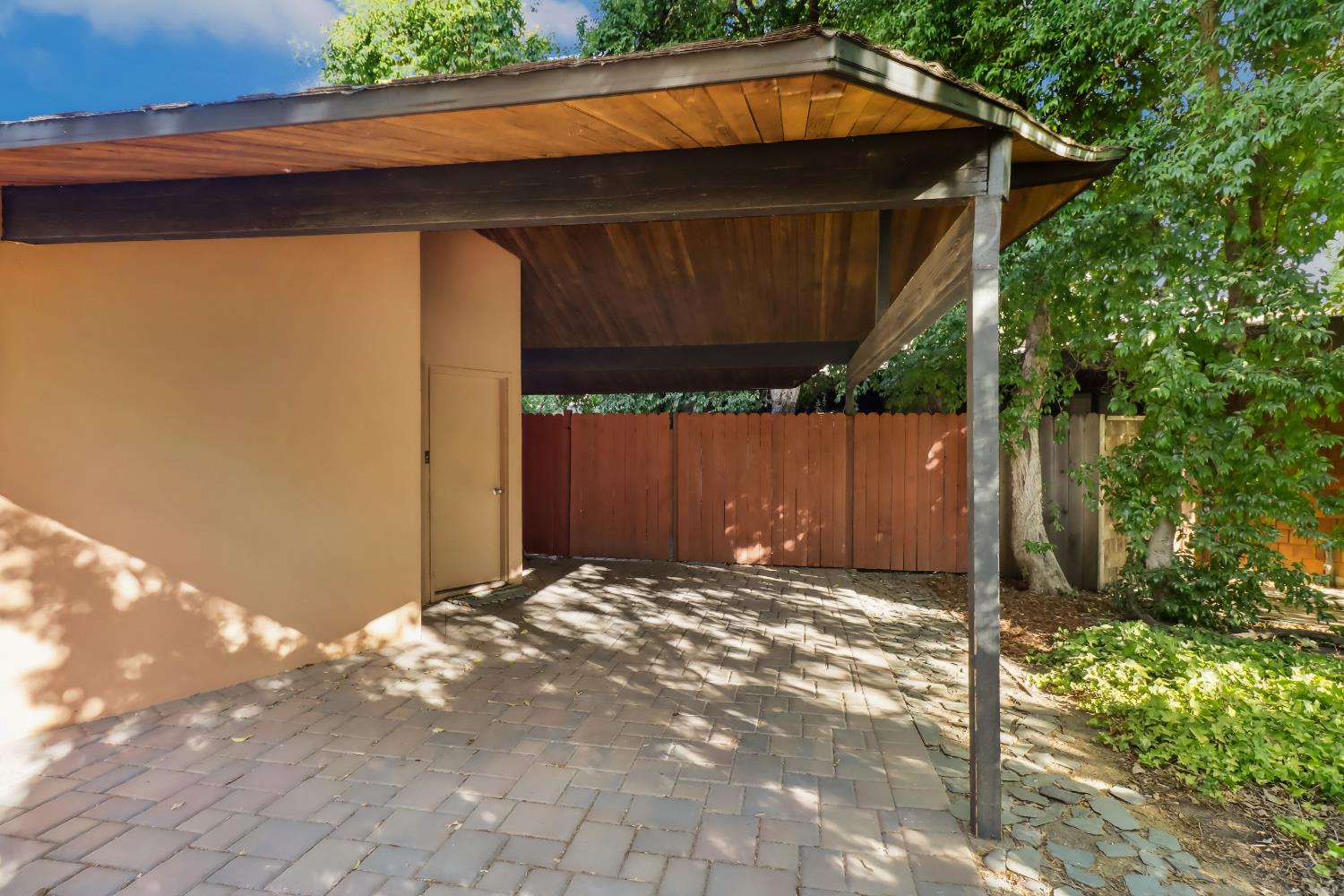 755 Elmwood Drive