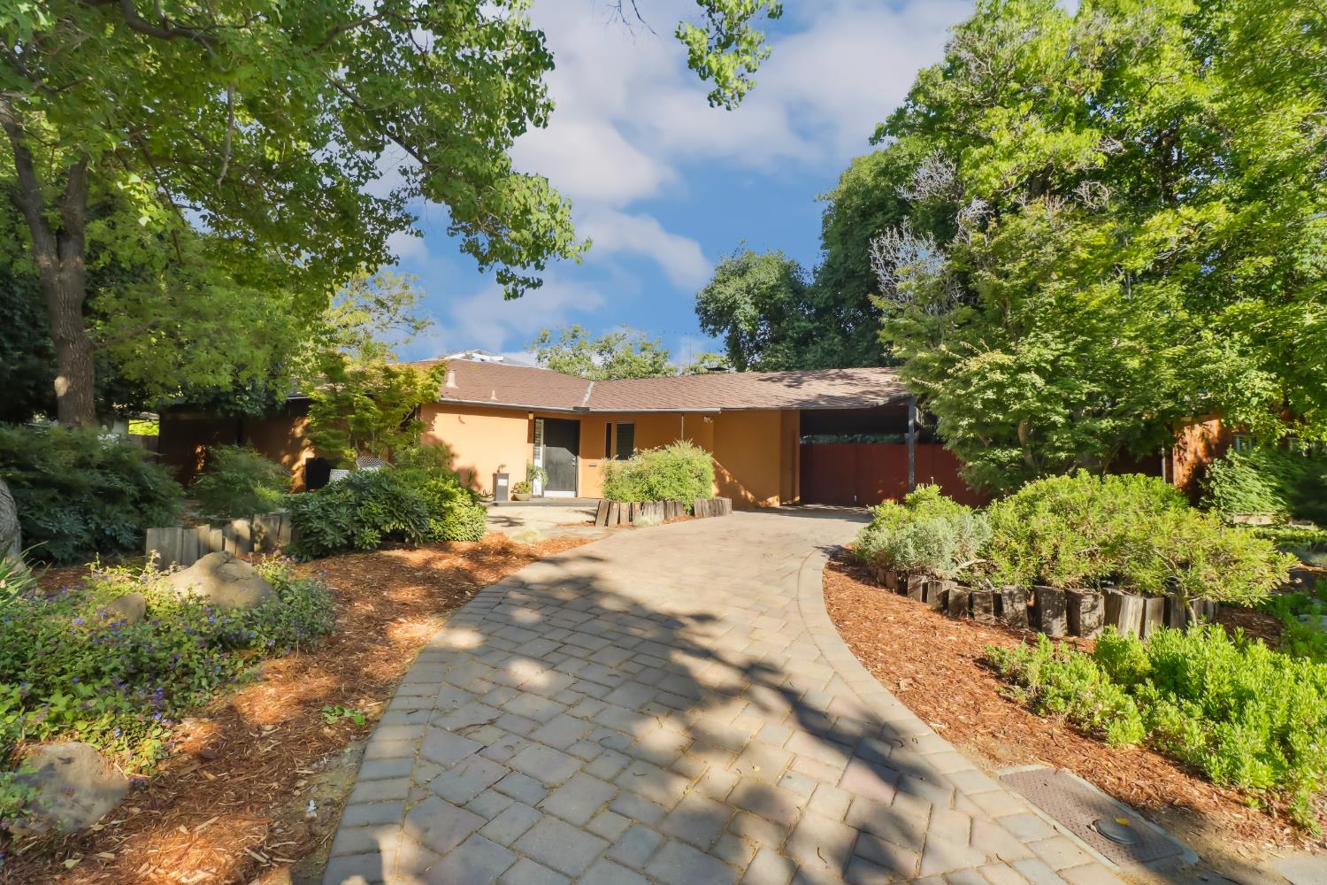 755 Elmwood Drive