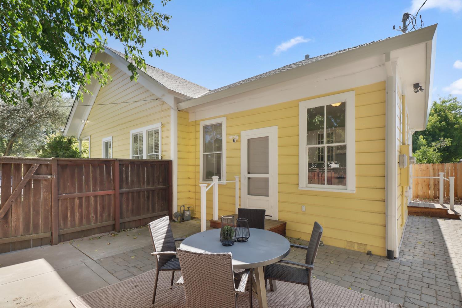 923 3rd Street