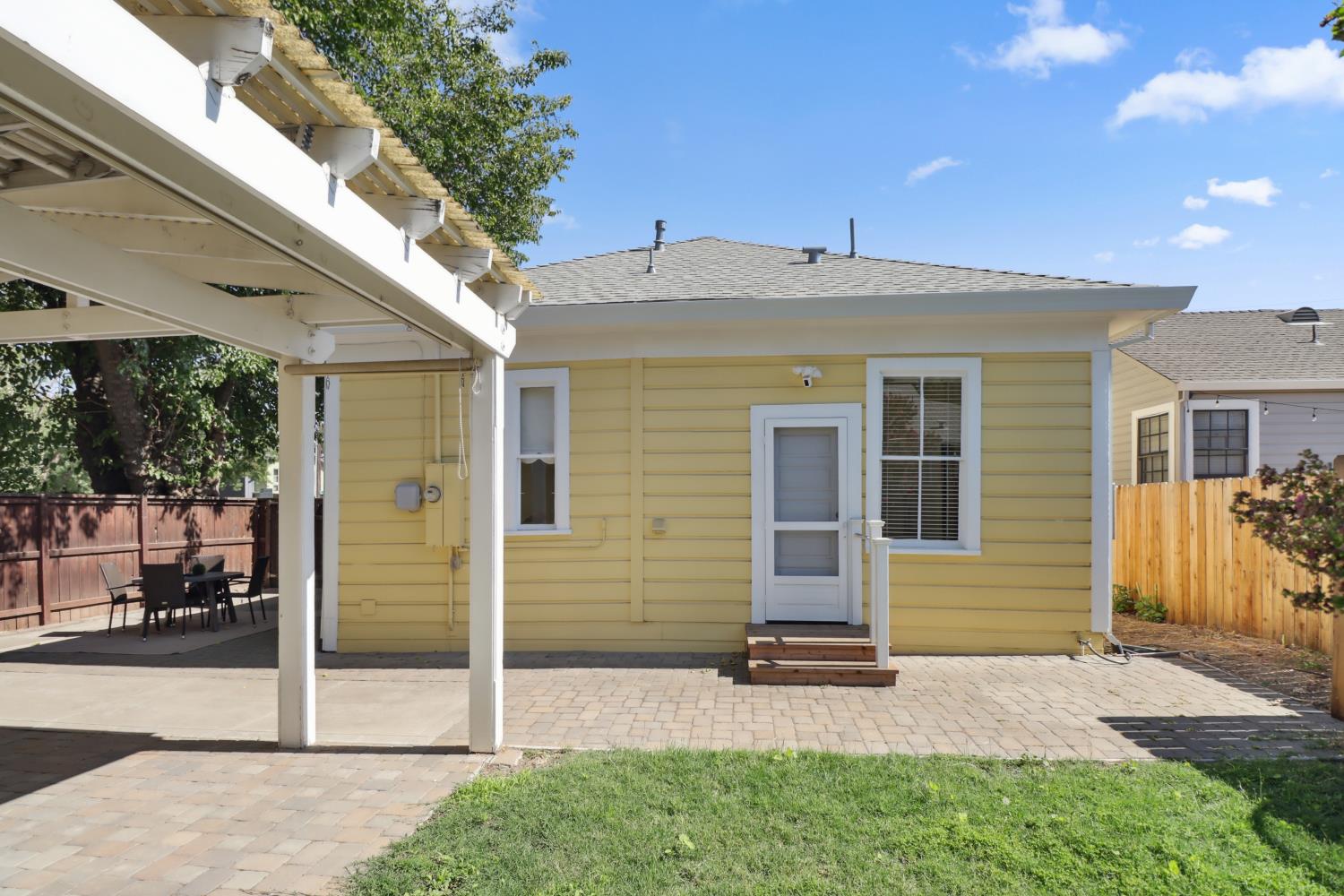 923 3rd Street