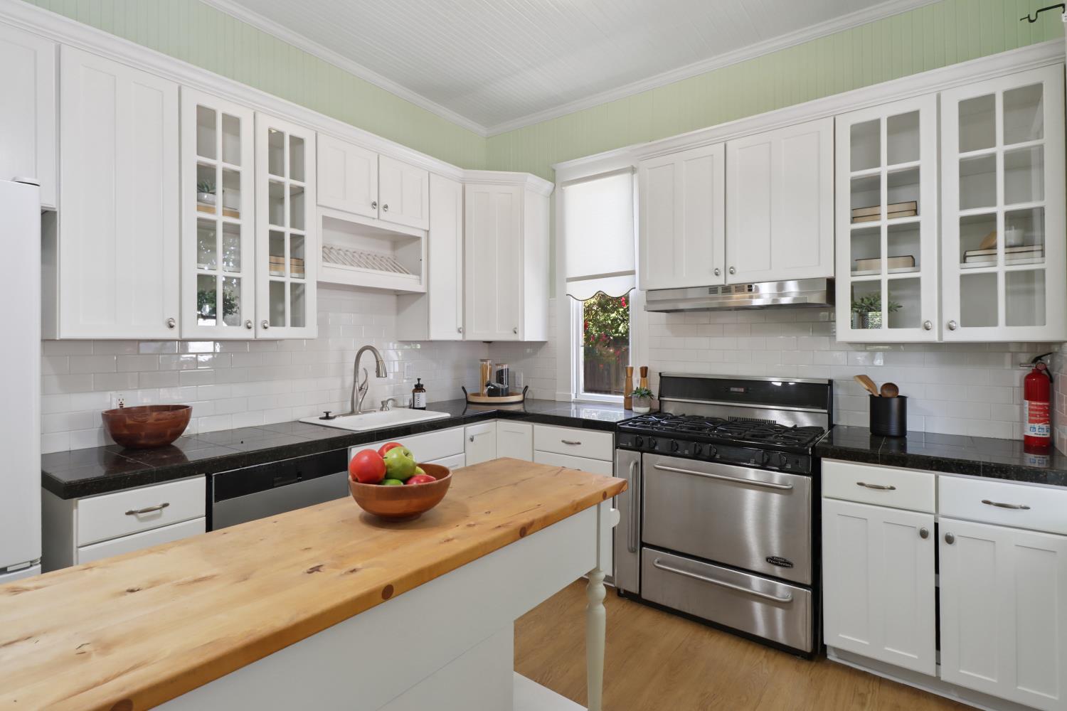 923 3rd Street