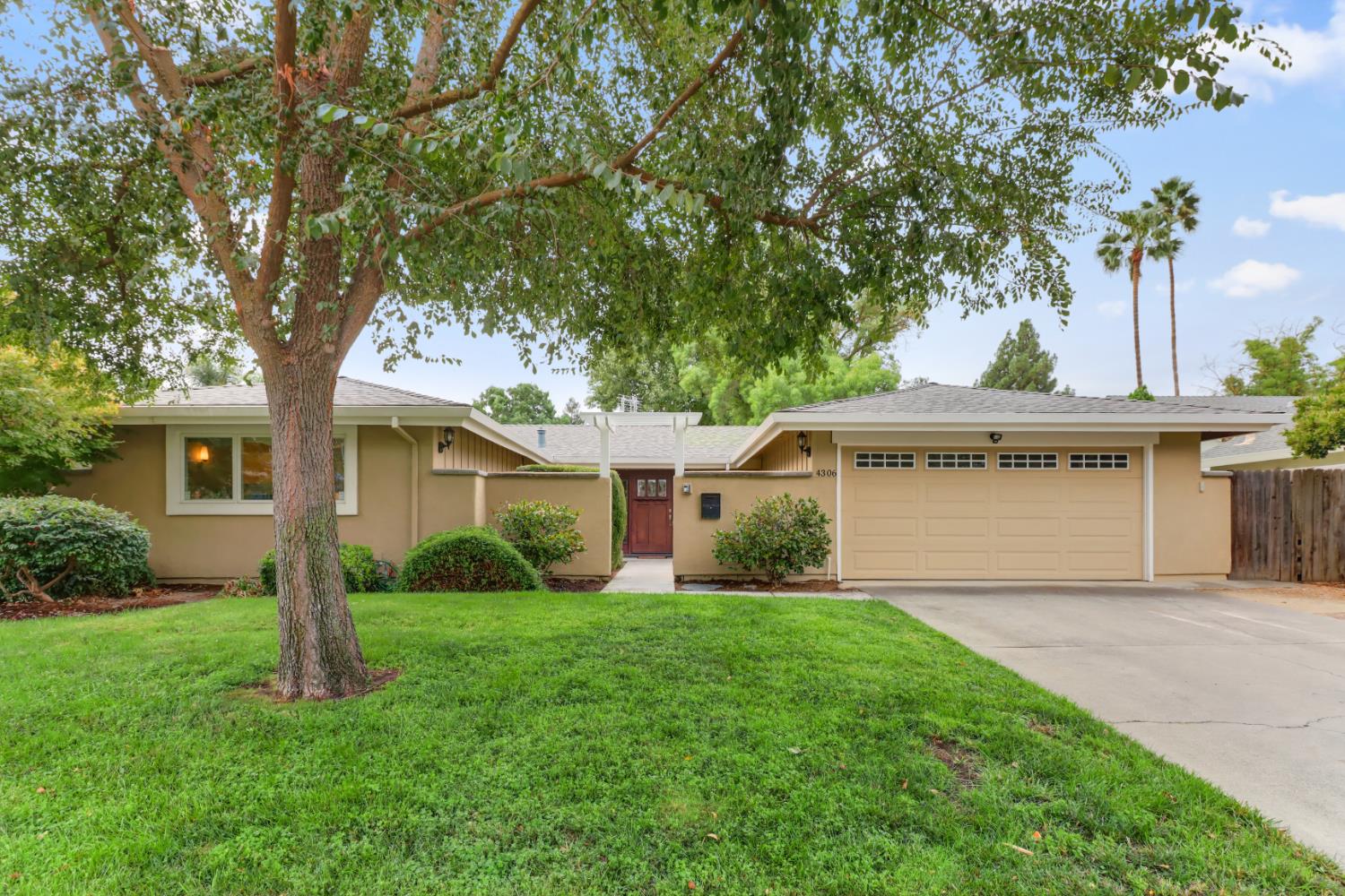 4306 Vista Way