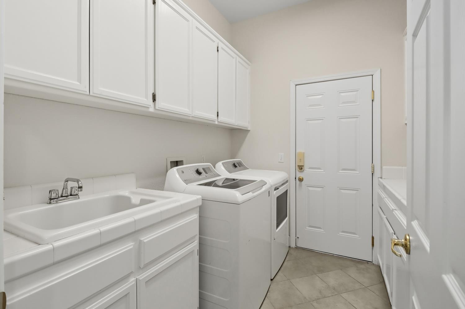 1527 Rio Grande Street