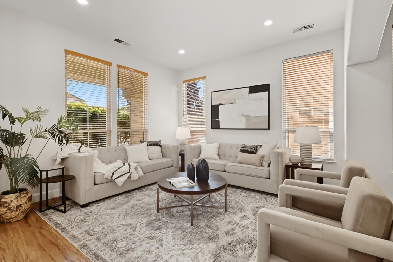 1527 Rio Grande Street