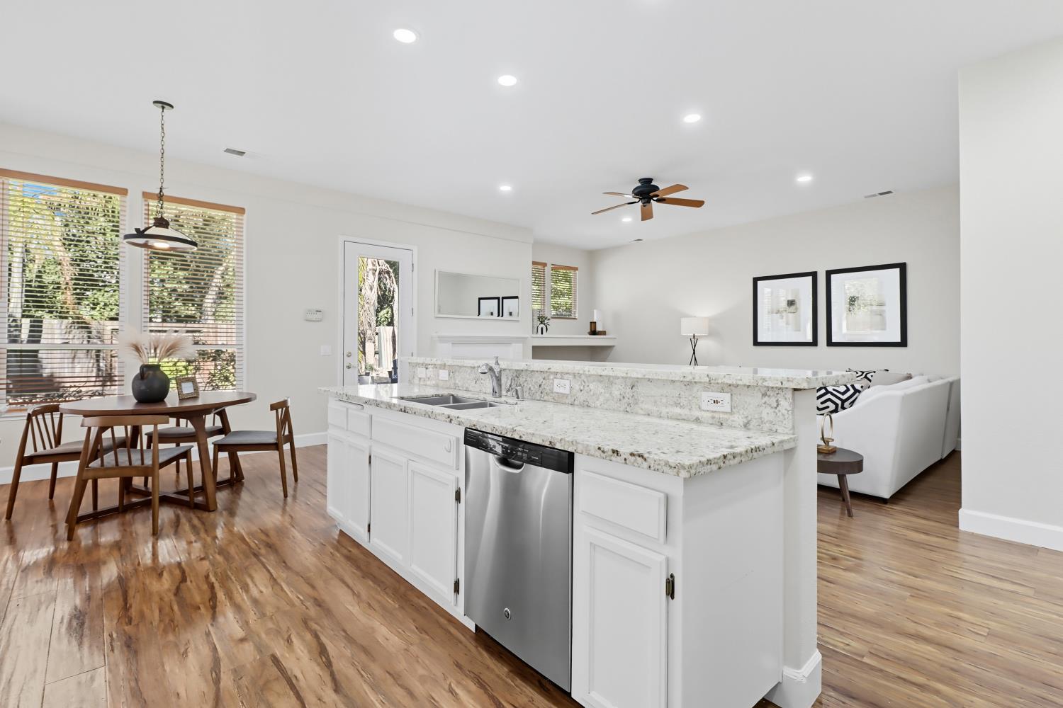 1527 Rio Grande Street