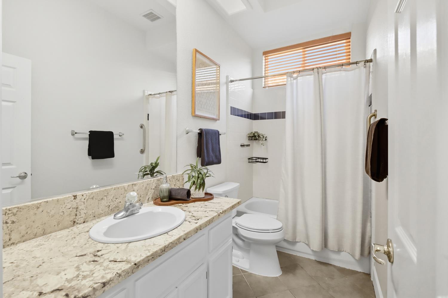 1527 Rio Grande Street