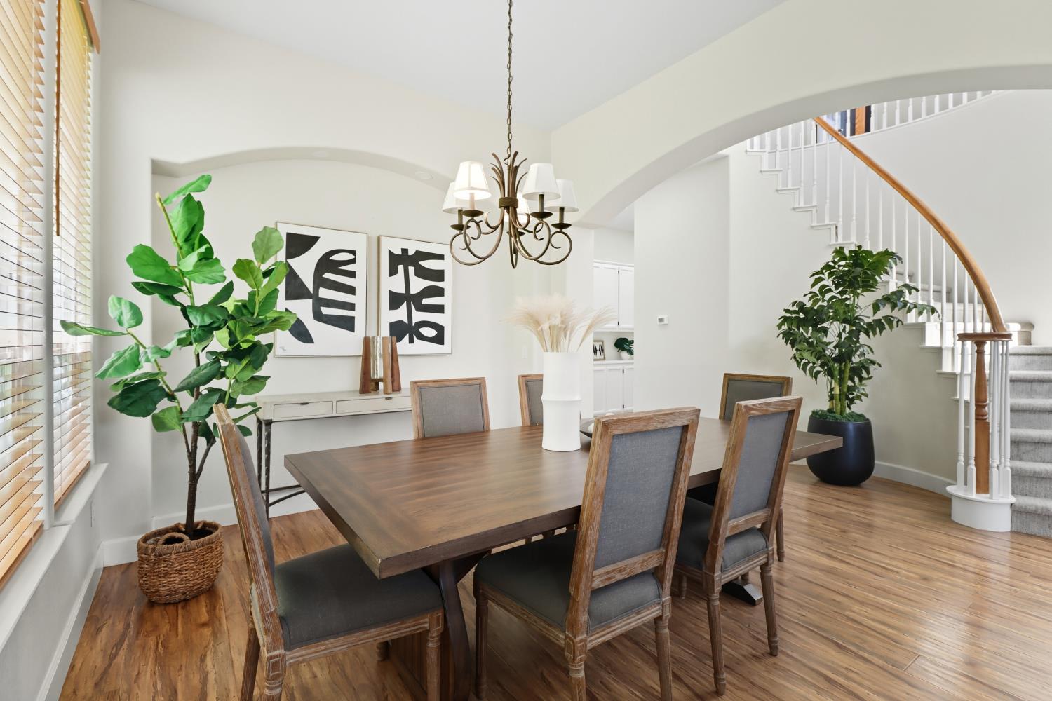 1527 Rio Grande Street