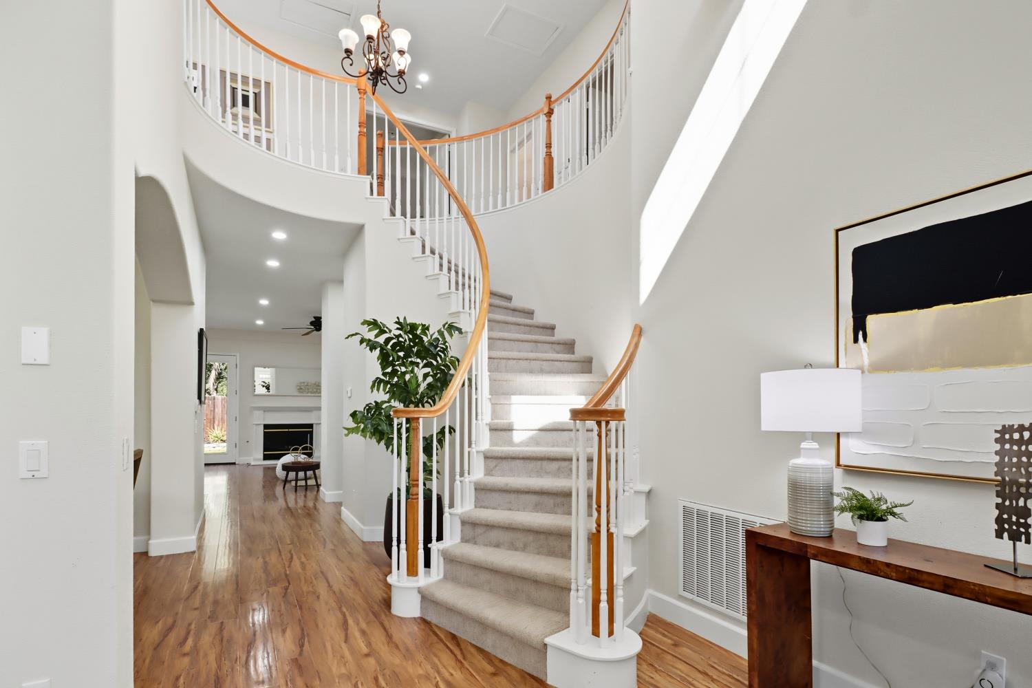 1527 Rio Grande Street