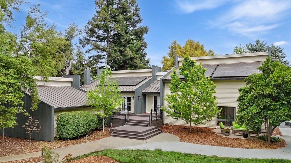 38364 Wisteria Way