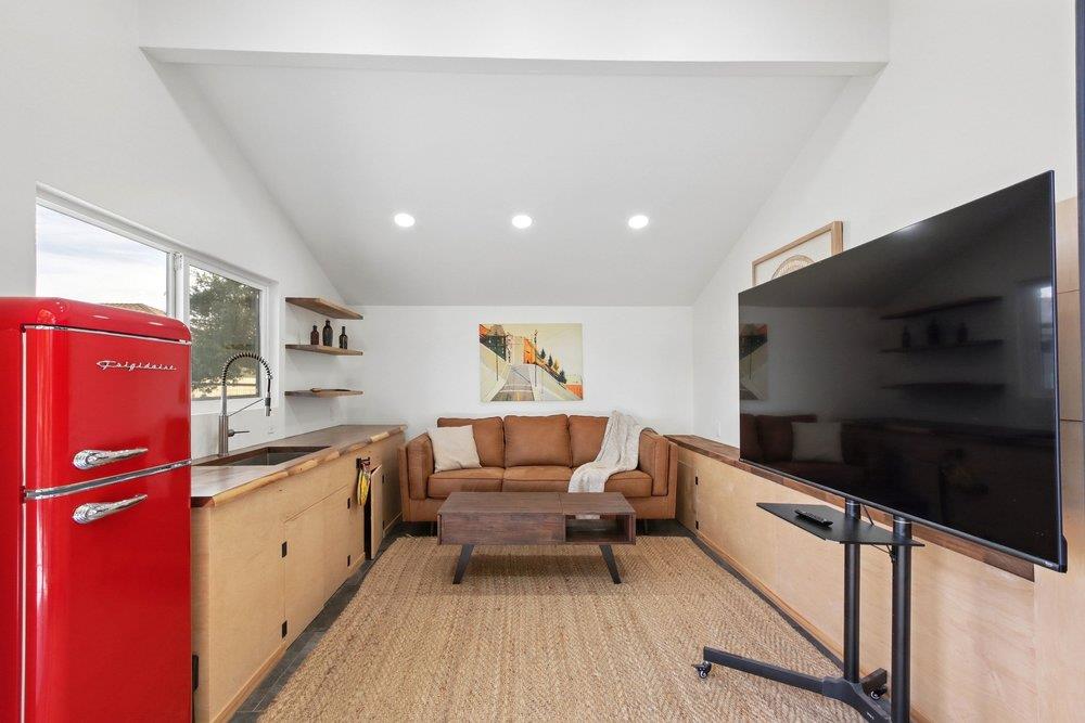 38364 Wisteria Way