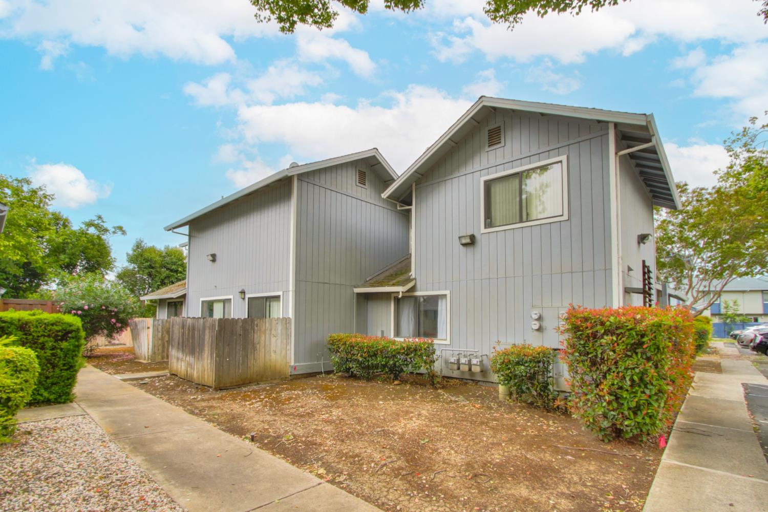 828 Adams Terrace