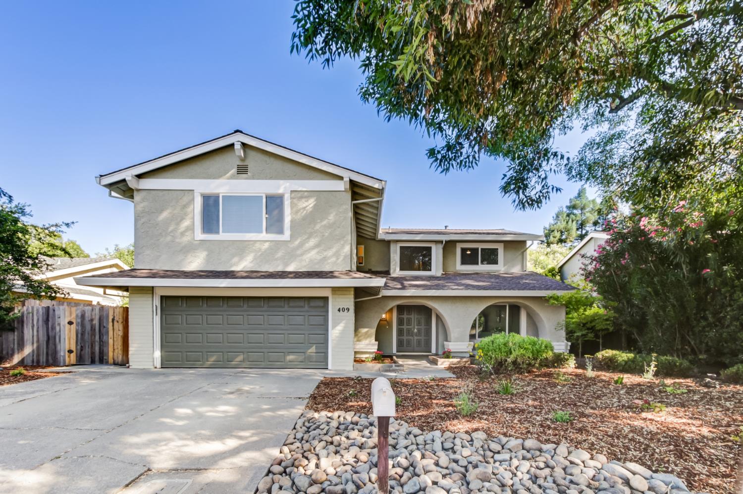 409 Encina Avenue